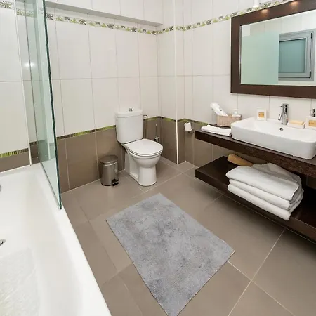 Guesthouse With Private Pool & Breathtaking View شقة *